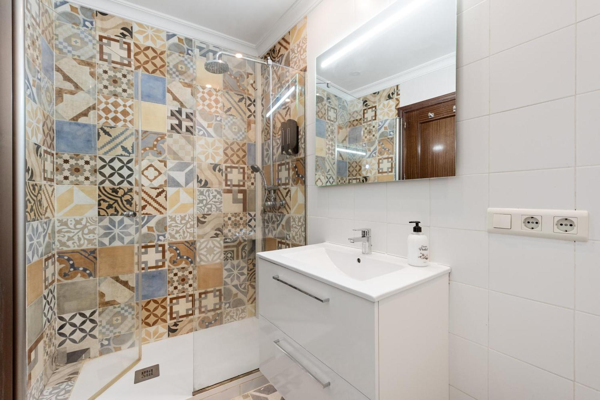 Urbanchicmalaga 2Bedroom Oasis In Historic Malaga Centre Εξωτερικό φωτογραφία